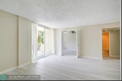 1050 SE 15th St #200, Fort Lauderdale FL 33316