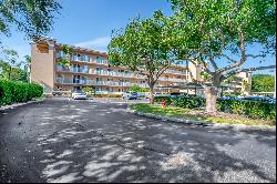 5746 Crystal Shores Drive #402, Boynton Beach FL 33437