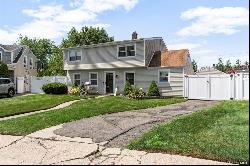 44 Swan Lane, Levittown NY 11756