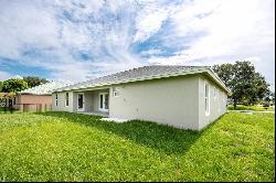 2298 SE McMaster Street, Port Saint Lucie FL 34952