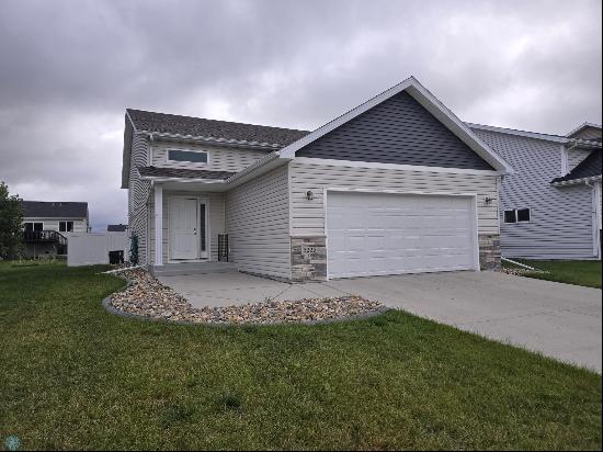 5235 10th Street W, West Fargo ND 58078