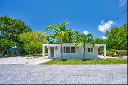 15 Seaside Avenue, Key Largo FL 33037