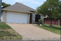 204 Stuttgart Circle, College Station TX 77845