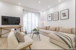 Magnificent brand new refurbished three bedroom flat in the best, Madrid 28001