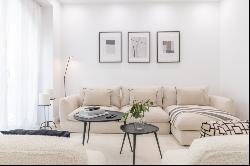 Magnificent brand new refurbished three bedroom flat in the best, Madrid 28001