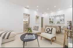 Magnificent brand new refurbished three bedroom flat in the best, Madrid 28001