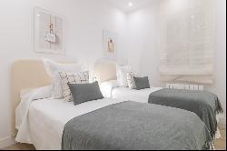 Magnificent brand new refurbished three bedroom flat in the best, Madrid 28001