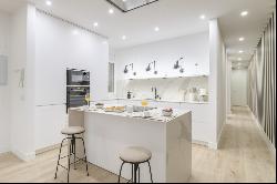 Magnificent brand new refurbished three bedroom flat in the best, Madrid 28001