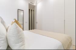 Magnificent brand new refurbished three bedroom flat in the best, Madrid 28001