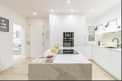 Magnificent brand new refurbished three bedroom flat in the best, Madrid 28001