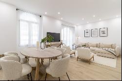 Magnificent brand new refurbished three bedroom flat in the best, Madrid 28001