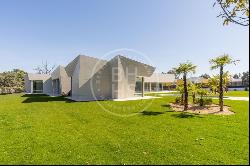 1000 sqm luxury house with pool and views for sale in La Moralej, Alcobendas 28000