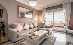 Spacious first-floor apartment in a front line golf complex in t, Marbella 29660