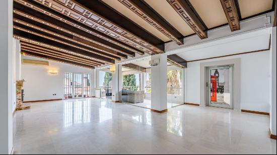 Spectacular spacious villa in El Candado, Málaga 29018