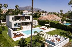 Exceptional villa front line to Los Naranjos Golf, Marbella 29660