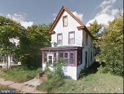 119 W Washington Street, Paulsboro NJ 08066