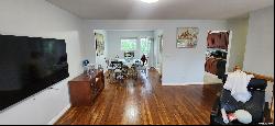 46 Radcliffe Rd, Island Park NY 11558