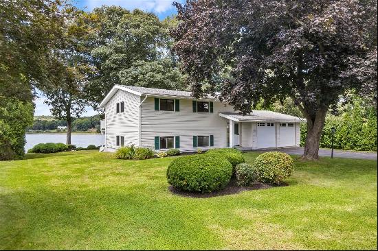 30 Riverbend Drive, Stonington CT 06355