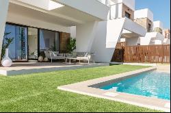 Luxury Living in Alicante: Exquisite Villa in Nueva Villa Verde, Benidorm 03501