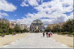 Flat with two balconies in the best area of Sol, Madrid 28028