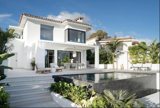 Modern brand-new villa in the lower part of Nueva Andalucía, Marbella 29660