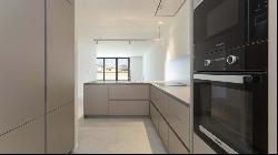 FABULOUS NEW-BUILD PENTHOUSE ON RAMBLA CATALUNYA, Barcelona 08001