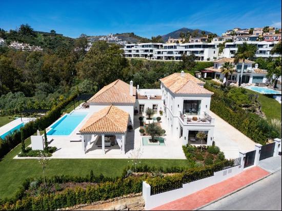 Extraordinary classical-style mansion in La Cerquilla, Marbella, Marbella 29660