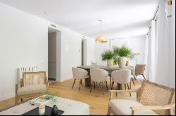 Magnificent exterior flat with 3 bedrooms en suite with four bal, Madrid 28004