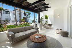 Breathtaking contemporary apartment with sea views in Marina de , Marbella 29602