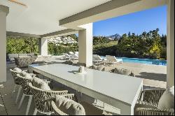 Bright luxury villa in a prime position in Nueva Andalucia, Marbella 29660