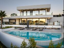 Modern villa situated in a prime location in Nueva Andalucia, Marbella 29660