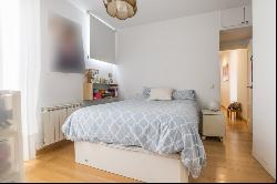 Flat with two balconies in the best area of La Latina, Madrid 28042