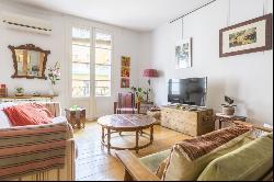 Flat with two balconies in the best area of La Latina, Madrid 28042