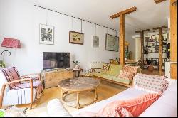 Flat with two balconies in the best area of La Latina, Madrid 28042