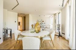 Beautiful house with two parking spaces in the best area of El V, Madrid 28002