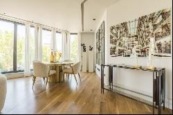 Beautiful house with two parking spaces in the best area of El V, Madrid 28002