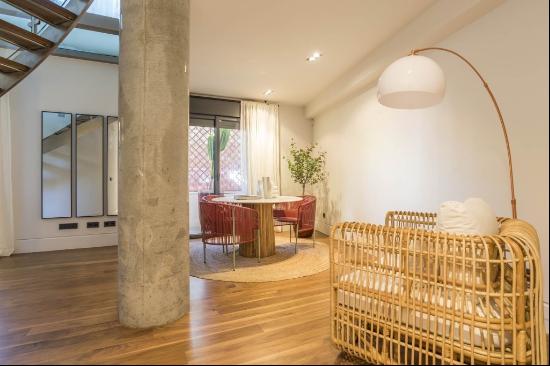 Spectacular ground floor duplex with terrace and garage space in, Madrid 28002