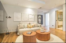 Spectacular ground floor duplex with terrace and garage space in, Madrid 28002