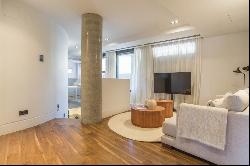 Spectacular ground floor duplex with terrace and garage space in, Madrid 28002