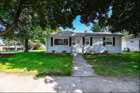 801 TOMMARK Street, Green Bay WI 54304