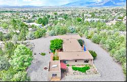 24 Nickell Road, Ranchos De Taos NM 87557