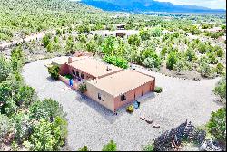 24 Nickell Road, Ranchos De Taos NM 87557