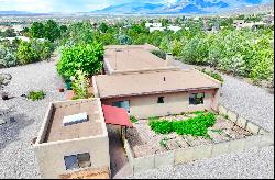 24 Nickell Road, Ranchos De Taos NM 87557