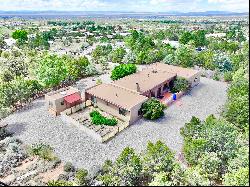 24 Nickell Road, Ranchos De Taos NM 87557