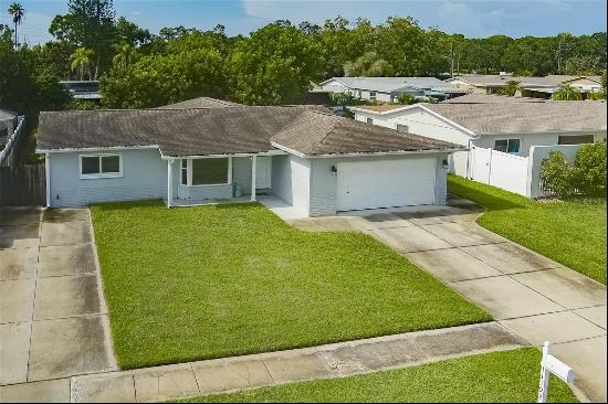 11192 111th Avenue, Seminole FL 33778