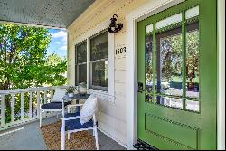 Charming St. Helena Cottage