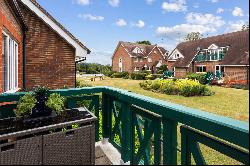 Andrews Reach, Bourne End, Buckinghamshire, SL8 5GA