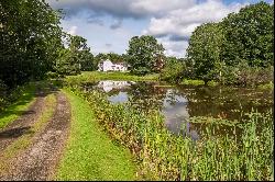 Classic New England Farm Property in Cape Neddick