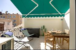 Charming renovated apartment with terrace in the heart of the Carré d'Or