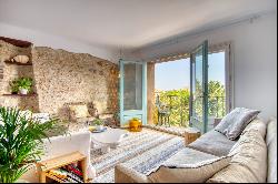 Charming townhouse with beautiful views in the center of Begur